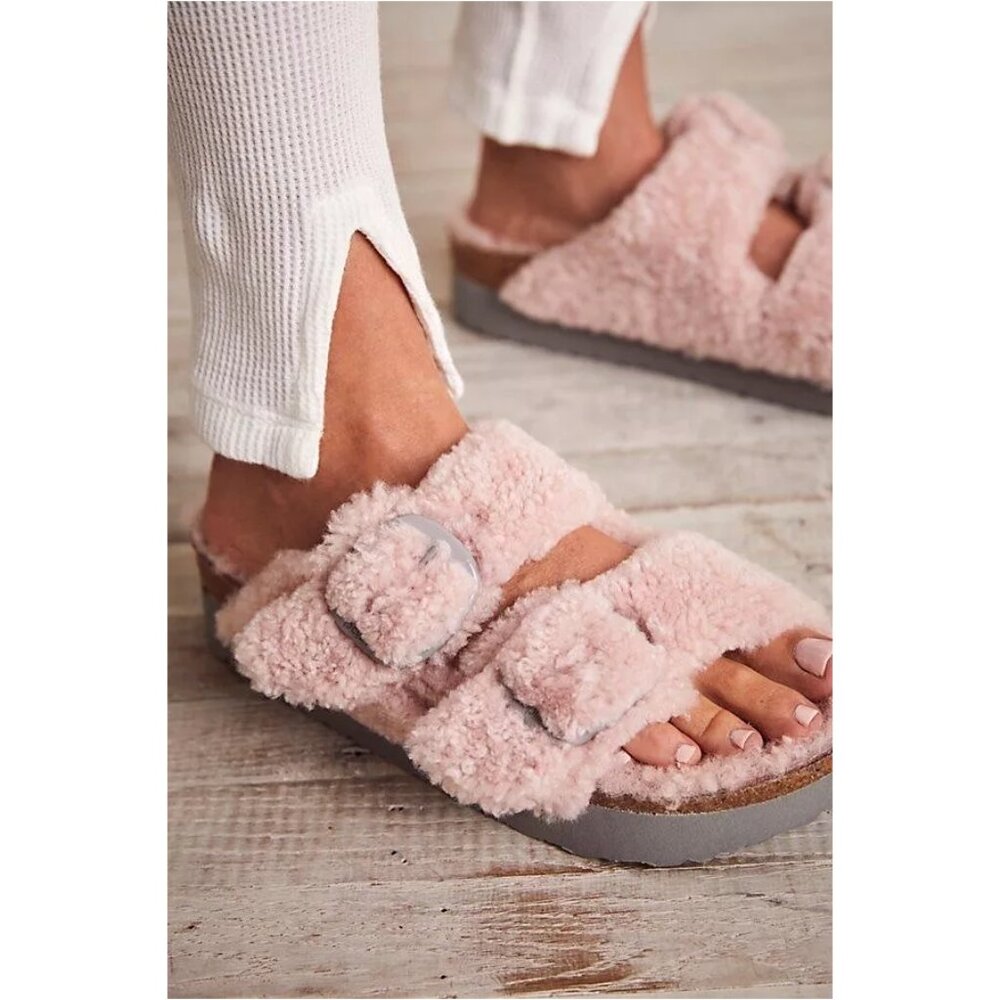BIRKENSTOCK Arizona Big Buckle Genuine Shearling Slide Sandal in Crystal Rose